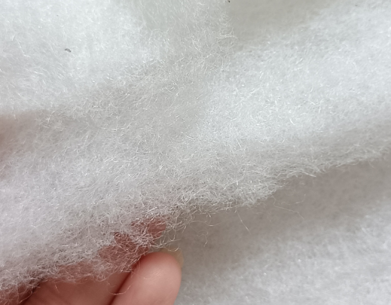 Chitosan absorbing fibres antibacterial